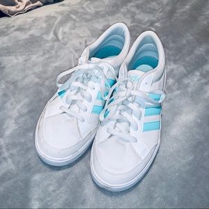 ✨Adidas Runners Size 9.5✨